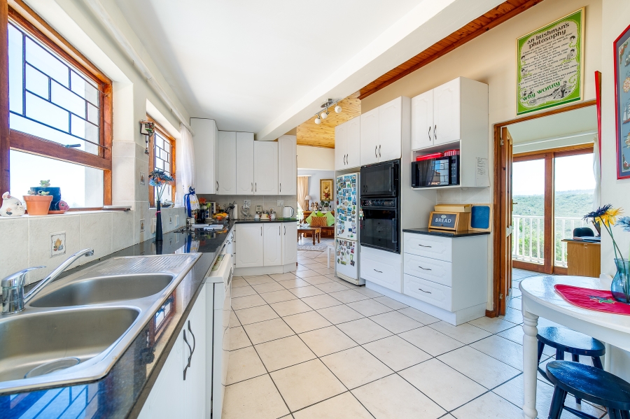 6 Bedroom Property for Sale in Cola Beach Western Cape